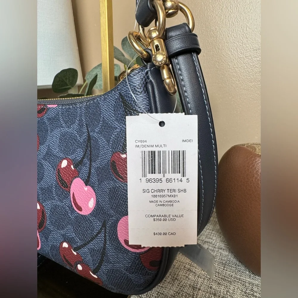 Teri Shoulder Bag In Signature Canvas With Cherry Print - Picture 3 of 3